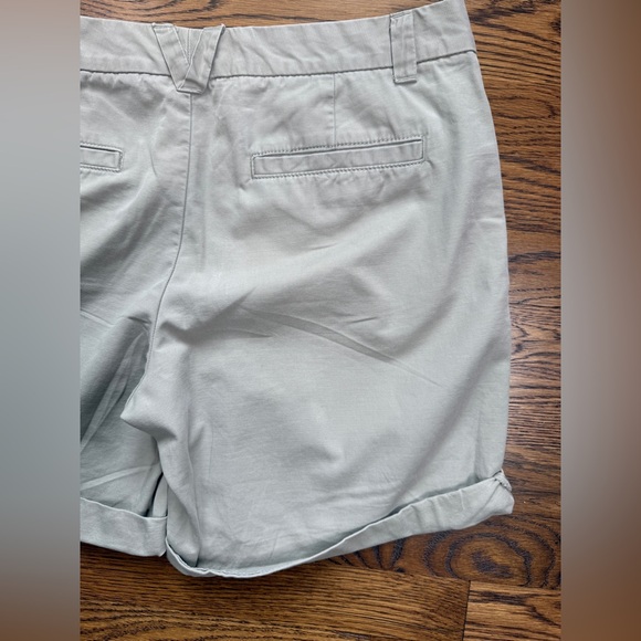Gap Boyfriend Roll Up Classic Khaki/ Gray Women's Shorts Size 6 - Picture 13 of 15
